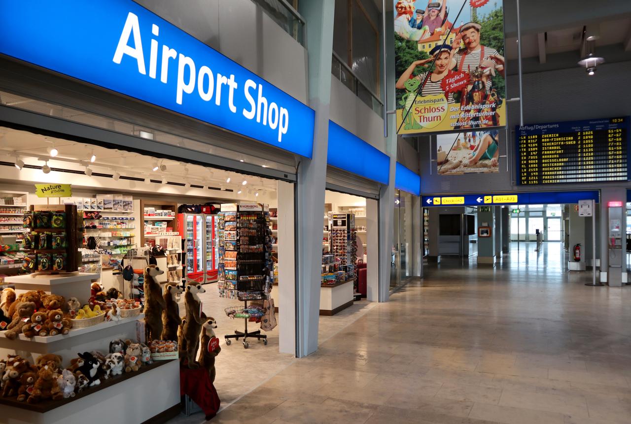Shops in airport