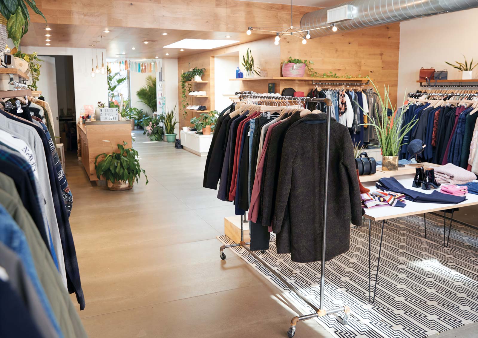 Retailers can use customized endless aisle solution to tackle stockout