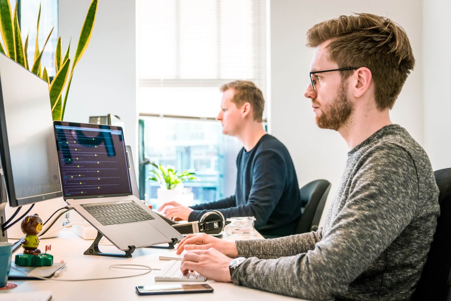 How eCommerce POS bridges online and offline sales 2025