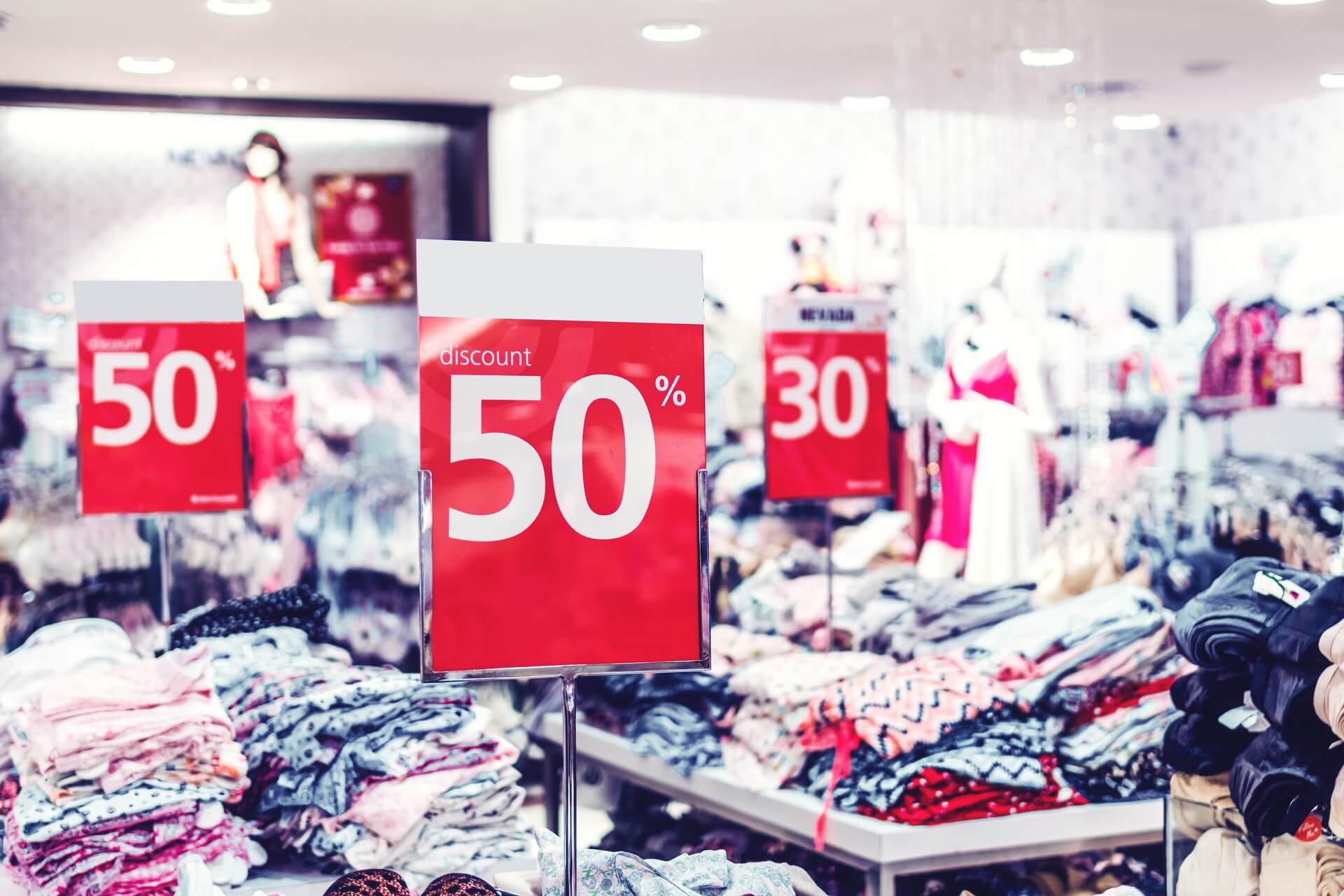Offer cross-channel promotions and discounts