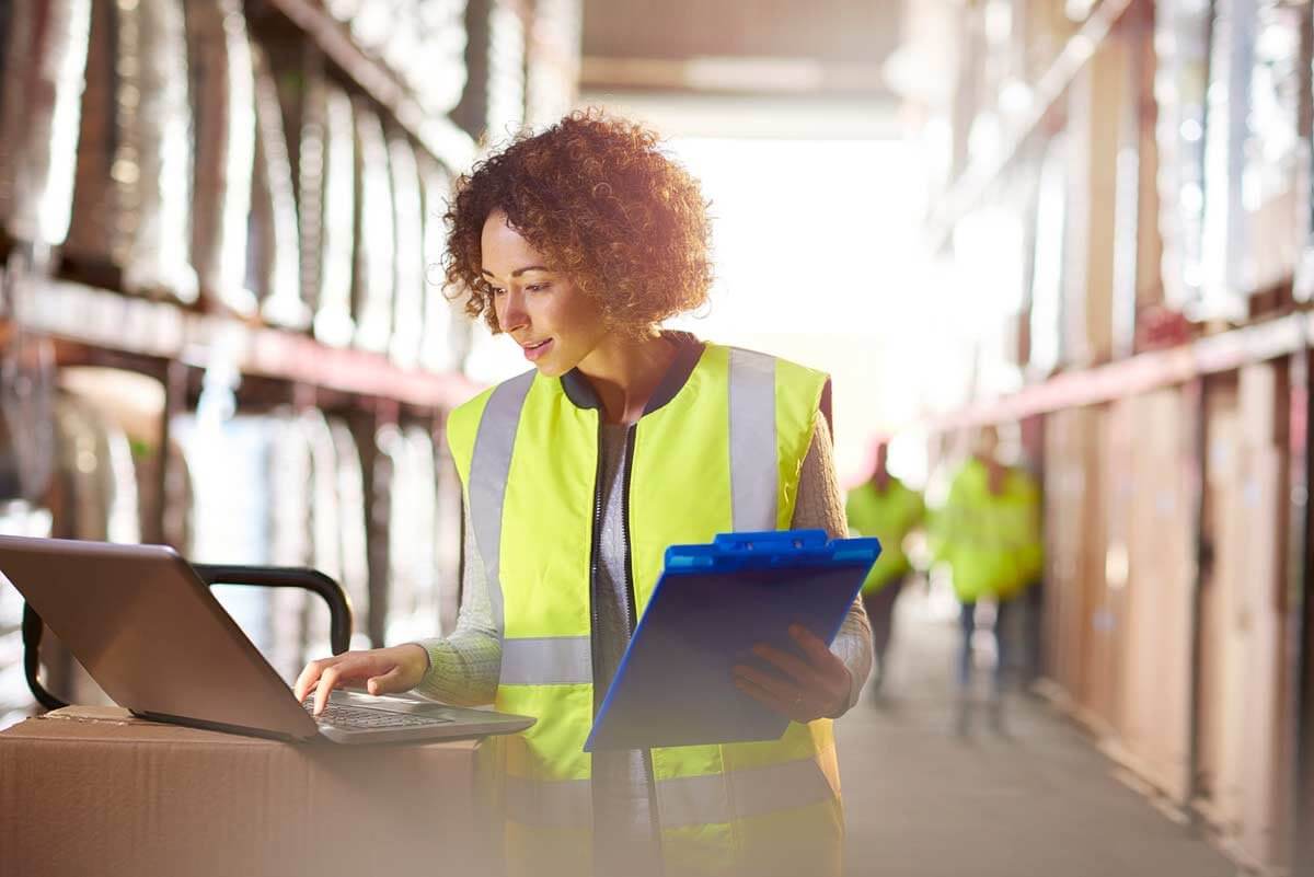 See inventory in real time and avoid overselling by eCommerce POS integration