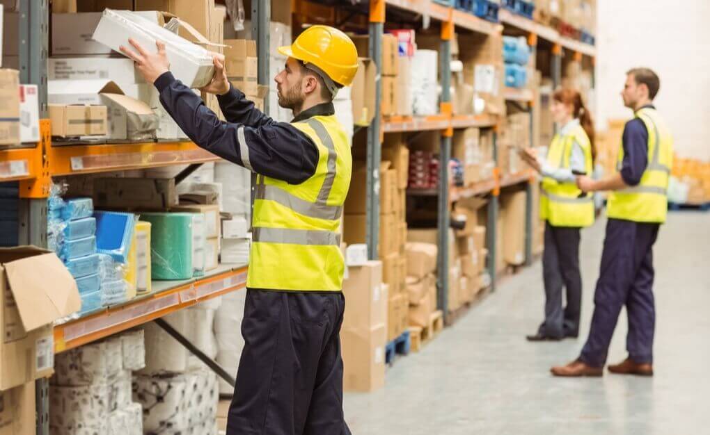 What Is A Fulfillment Center? Differences Between Fulfillment Centers