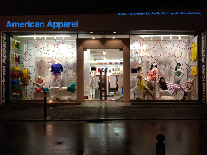 retail window display ideas