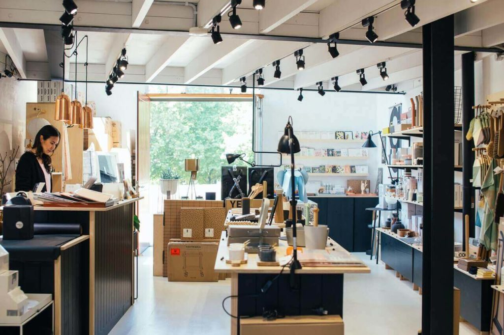 What Is a Physical Inventory Count? (5 Best Practices in 2025)