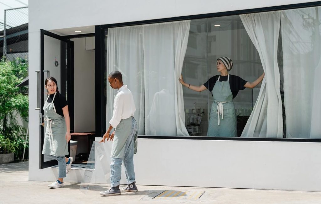 How to Start a Furniture Business in 2022 (Ultimate Guide)