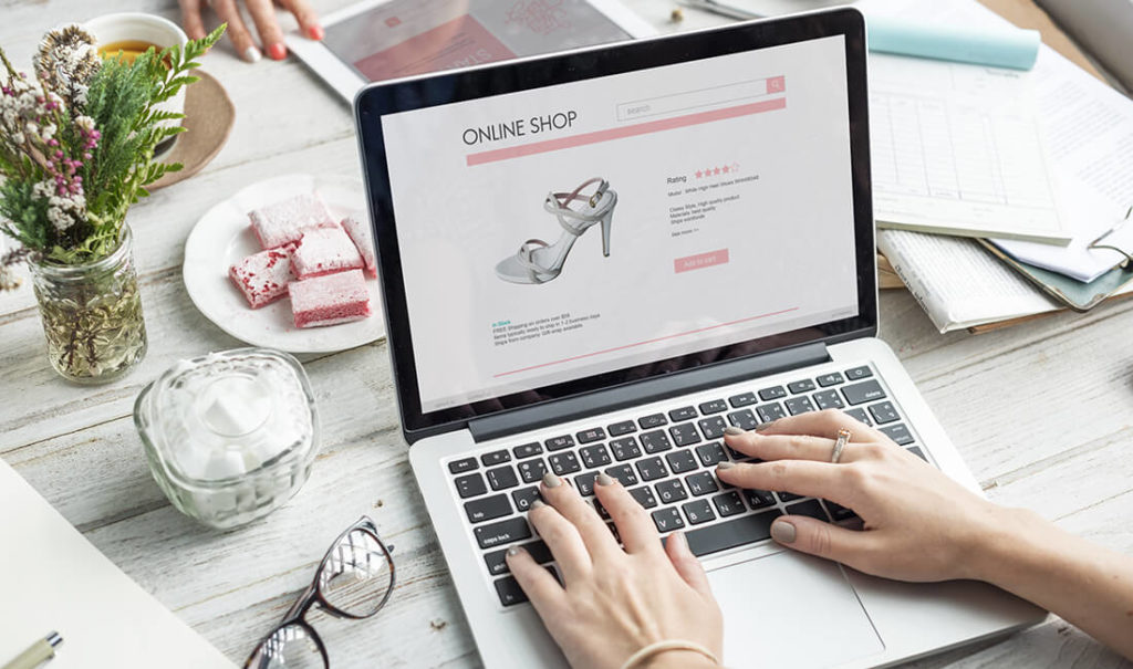 How to Start an Online Clothing Store With No Money