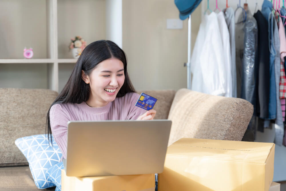 How does the payment gateway work?