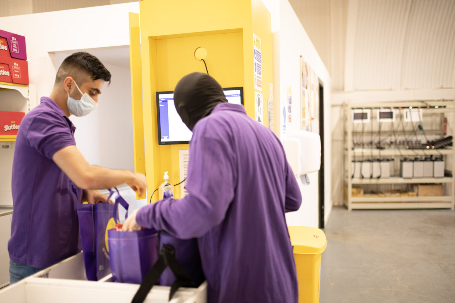 Dark stores in retail: Concept, benefits, challenges, strategies 2025