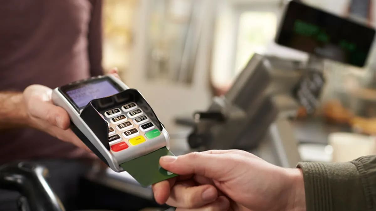 Payment gateway vs payment processor: Compare key differences